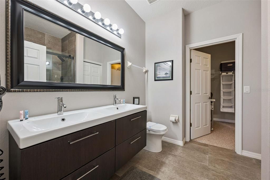 For Sale: $319,000 (3 beds, 2 baths, 1427 Square Feet)