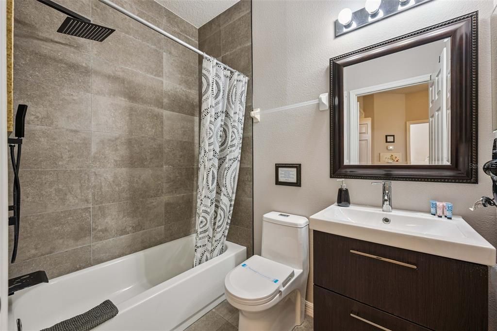 For Sale: $319,000 (3 beds, 2 baths, 1427 Square Feet)