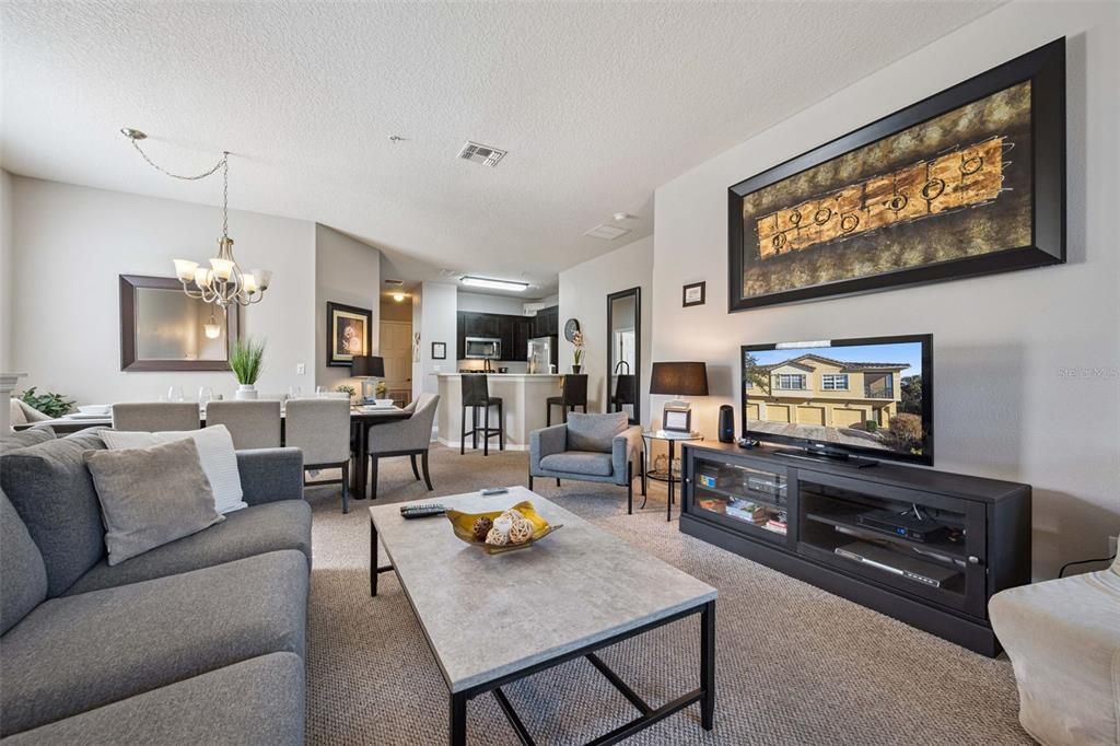 For Sale: $319,000 (3 beds, 2 baths, 1427 Square Feet)