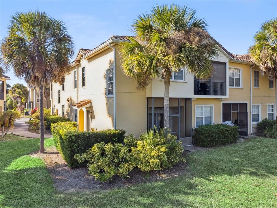 For Sale: $319,000 (3 beds, 2 baths, 1427 Square Feet)