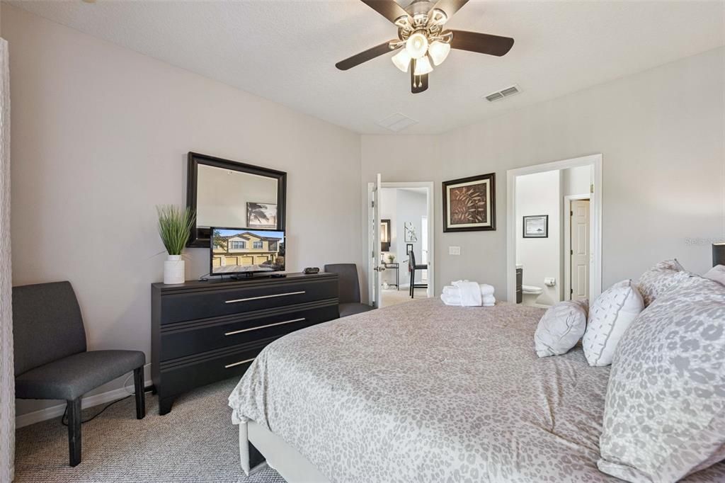 For Sale: $319,000 (3 beds, 2 baths, 1427 Square Feet)