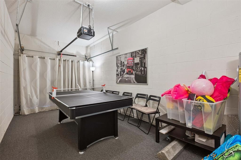 For Sale: $319,000 (3 beds, 2 baths, 1427 Square Feet)