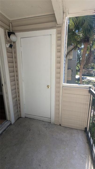 For Sale: $130,000 (2 beds, 2 baths, 864 Square Feet)