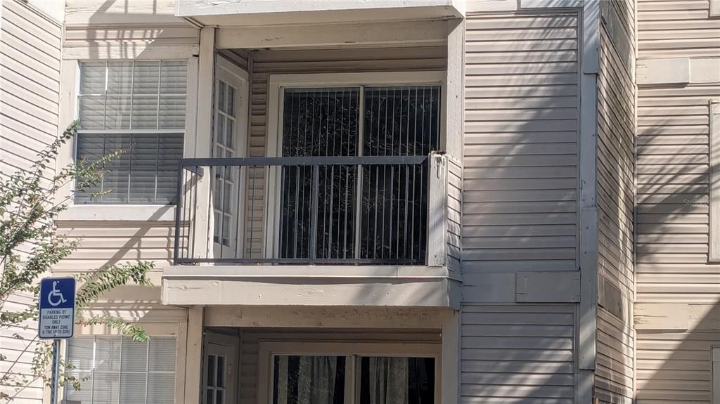 For Sale: $130,000 (2 beds, 2 baths, 864 Square Feet)