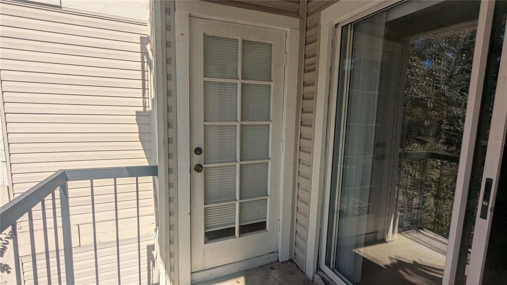 For Sale: $130,000 (2 beds, 2 baths, 864 Square Feet)