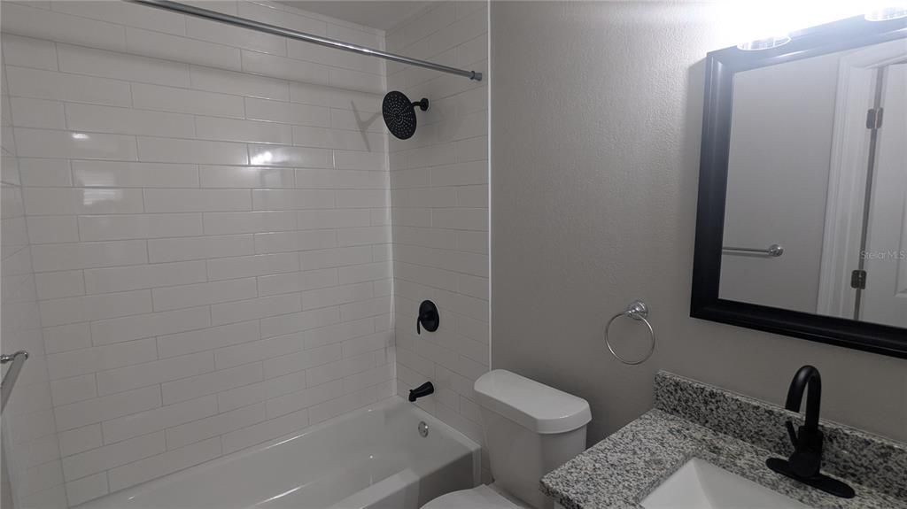 For Sale: $130,000 (2 beds, 2 baths, 864 Square Feet)