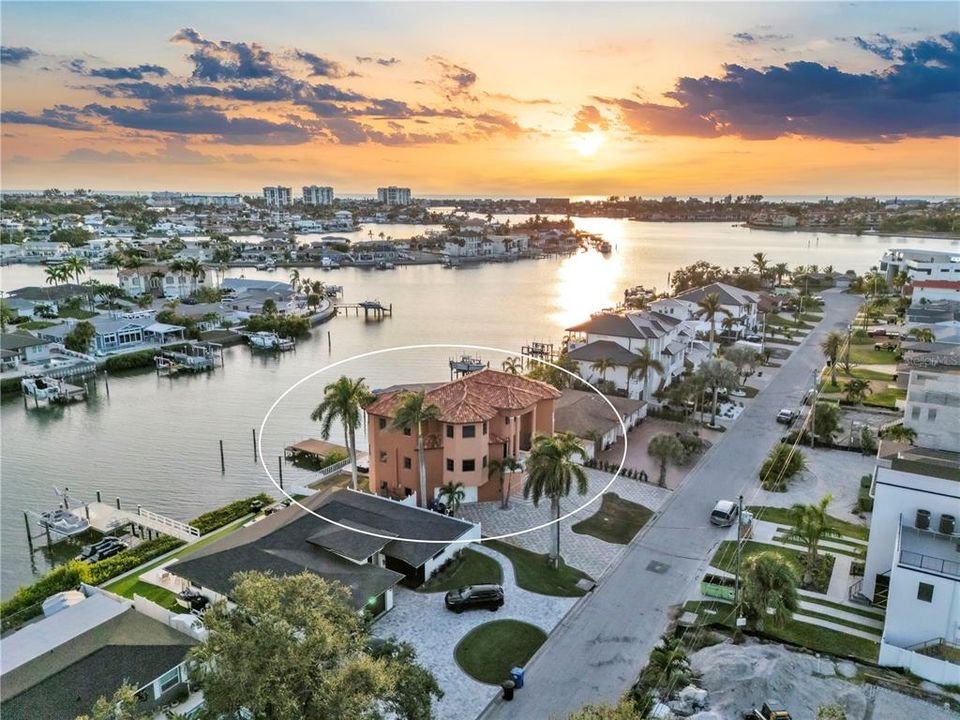 En Renta: $22,000 (5 camas, 4 baños, 3654 Pies cuadrados)