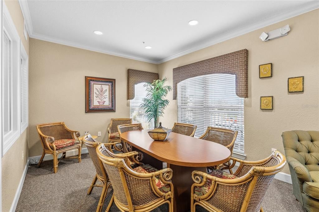 待售: $180,000 (1 贝兹, 1 浴室, 660 平方英尺)