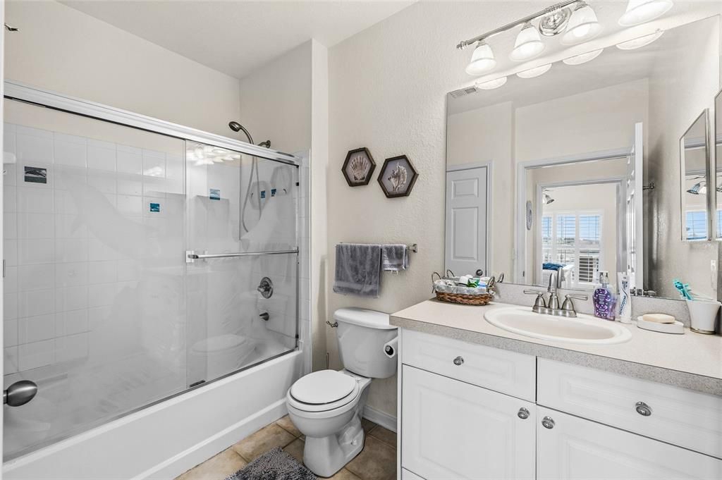 待售: $180,000 (1 贝兹, 1 浴室, 660 平方英尺)