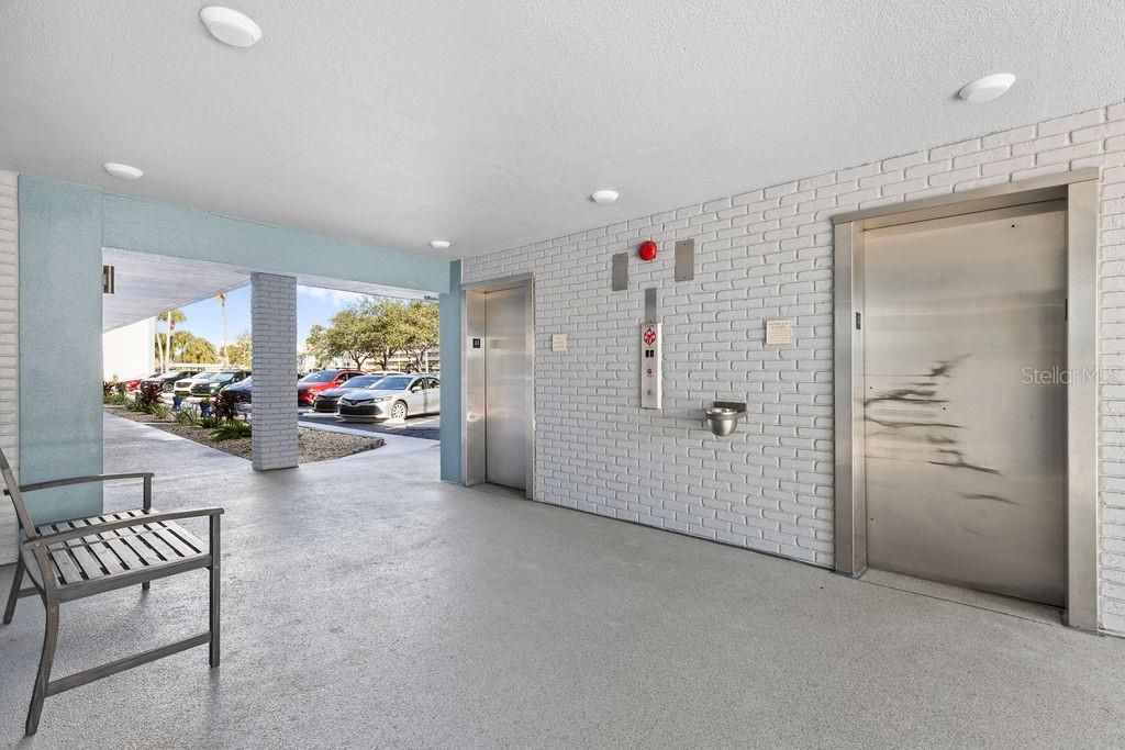 For Sale: $219,000 (1 beds, 1 baths, 830 Square Feet)