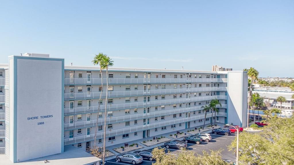 For Sale: $219,000 (1 beds, 1 baths, 830 Square Feet)