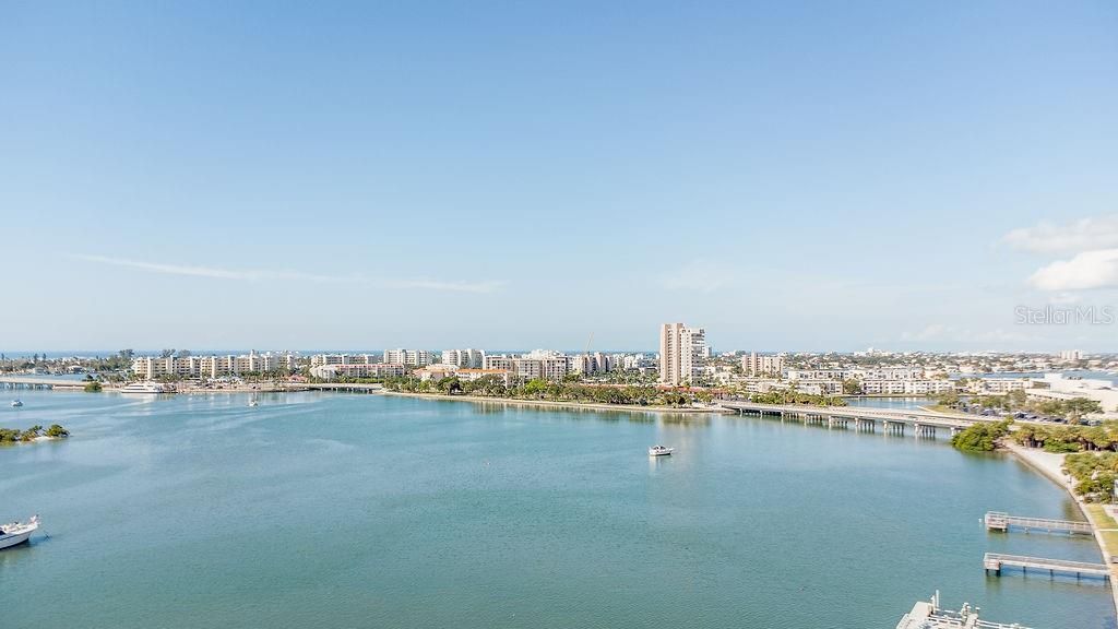 For Sale: $219,000 (1 beds, 1 baths, 830 Square Feet)