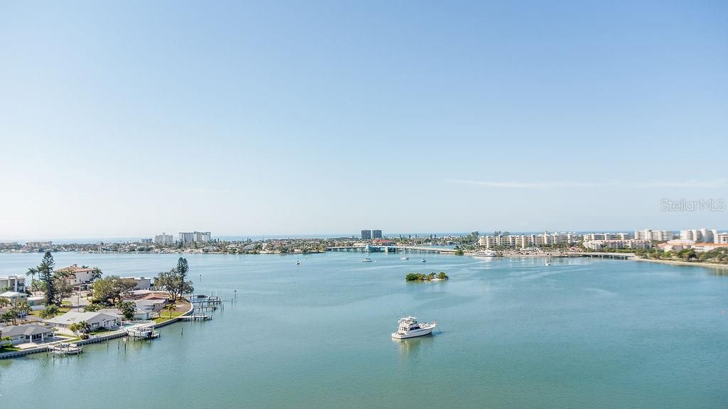 For Sale: $219,000 (1 beds, 1 baths, 830 Square Feet)