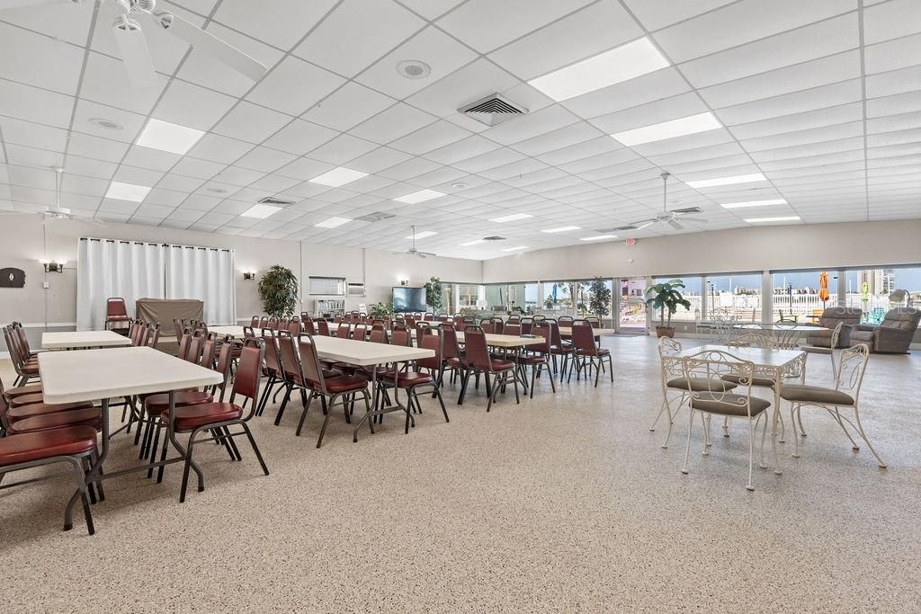 For Sale: $219,000 (1 beds, 1 baths, 830 Square Feet)