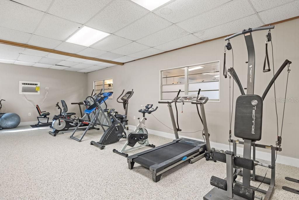 For Sale: $219,000 (1 beds, 1 baths, 830 Square Feet)