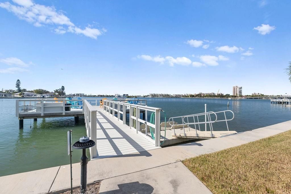 For Sale: $219,000 (1 beds, 1 baths, 830 Square Feet)