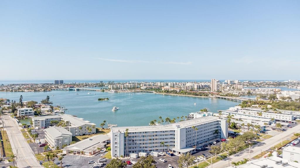 For Sale: $219,000 (1 beds, 1 baths, 830 Square Feet)