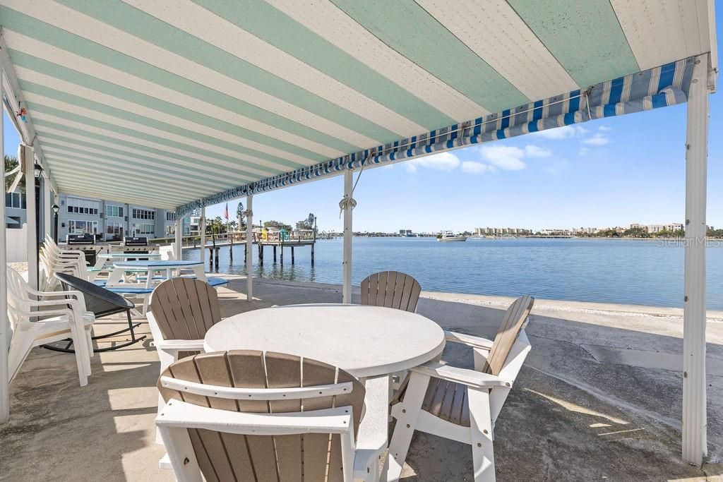 For Sale: $219,000 (1 beds, 1 baths, 830 Square Feet)