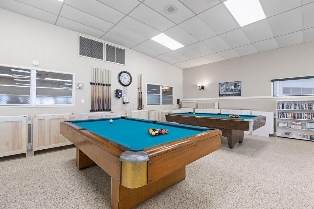 For Sale: $219,000 (1 beds, 1 baths, 830 Square Feet)