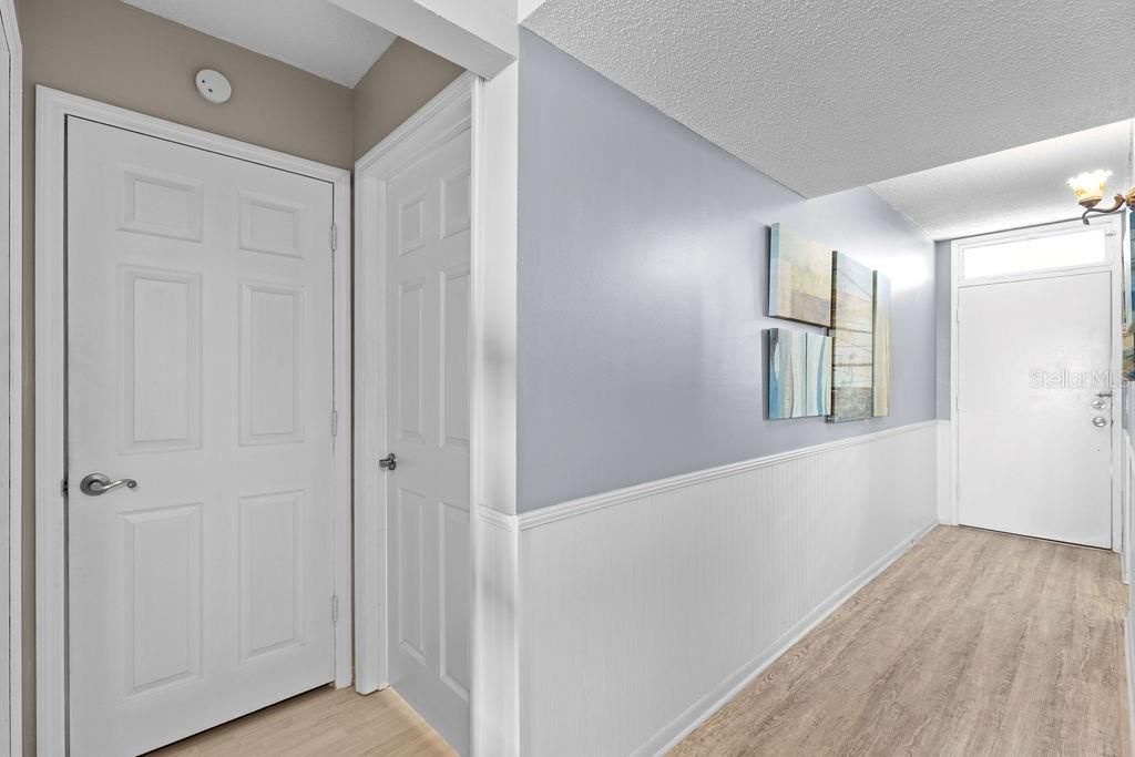 For Sale: $219,000 (1 beds, 1 baths, 830 Square Feet)