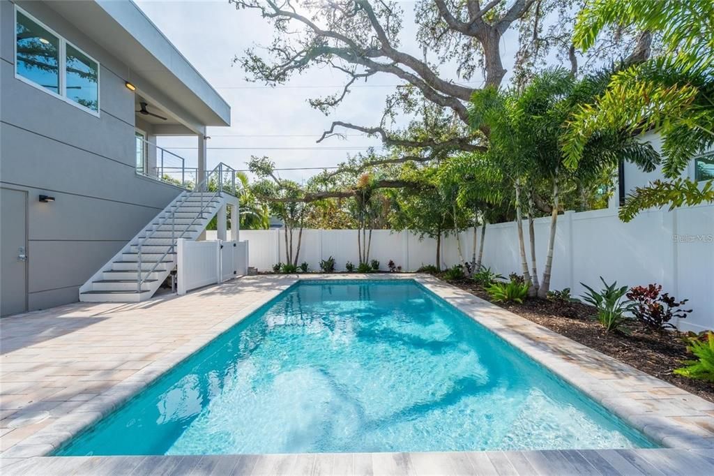 На продажу: $1,775,000 (6 спален, 4 ванн, 2743 Квадратных фут)