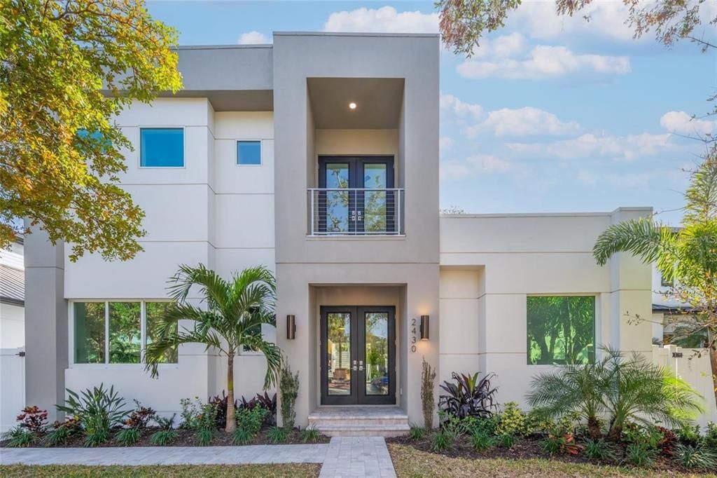 На продажу: $1,775,000 (6 спален, 4 ванн, 2743 Квадратных фут)