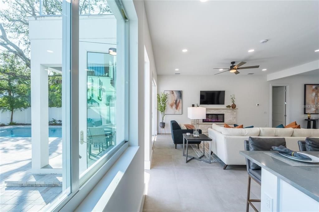 На продажу: $1,775,000 (6 спален, 4 ванн, 2743 Квадратных фут)