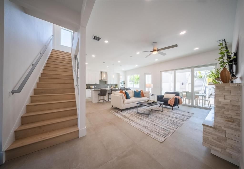 На продажу: $1,775,000 (6 спален, 4 ванн, 2743 Квадратных фут)