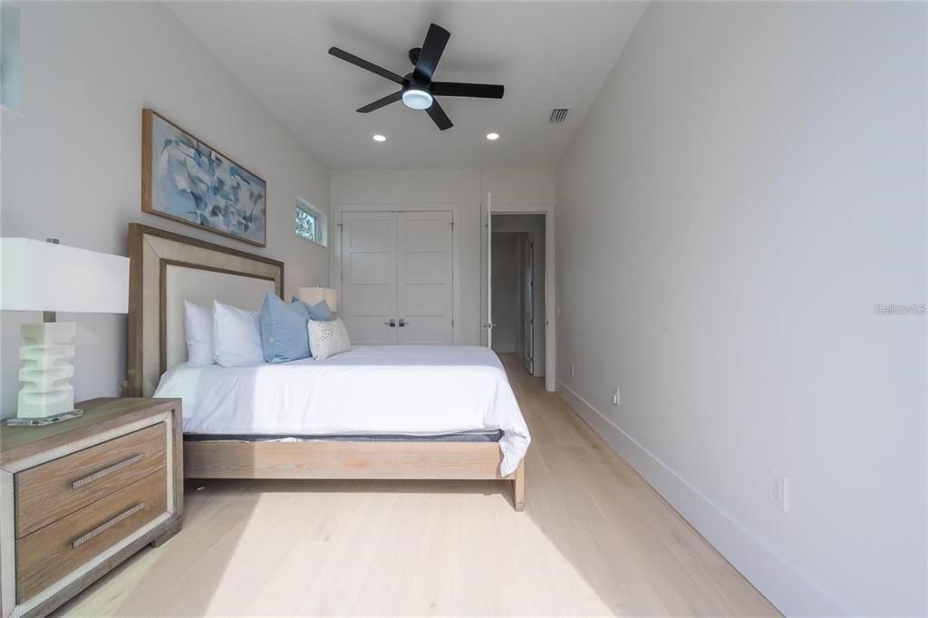 На продажу: $1,775,000 (6 спален, 4 ванн, 2743 Квадратных фут)