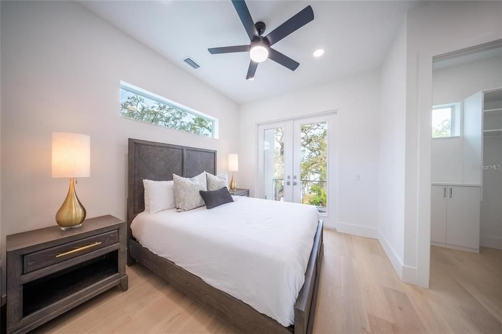 На продажу: $1,775,000 (6 спален, 4 ванн, 2743 Квадратных фут)