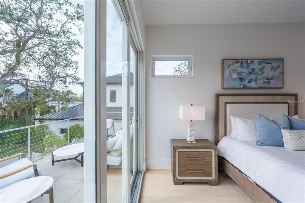 На продажу: $1,775,000 (6 спален, 4 ванн, 2743 Квадратных фут)