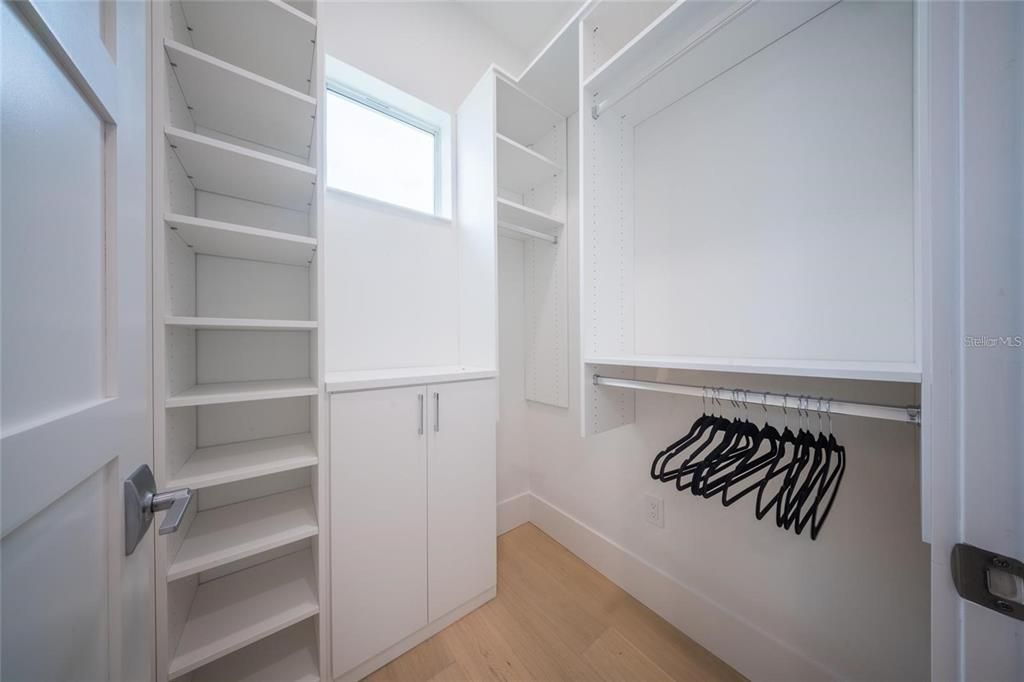 На продажу: $1,775,000 (6 спален, 4 ванн, 2743 Квадратных фут)