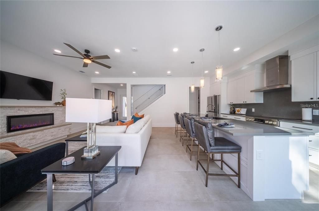 На продажу: $1,775,000 (6 спален, 4 ванн, 2743 Квадратных фут)