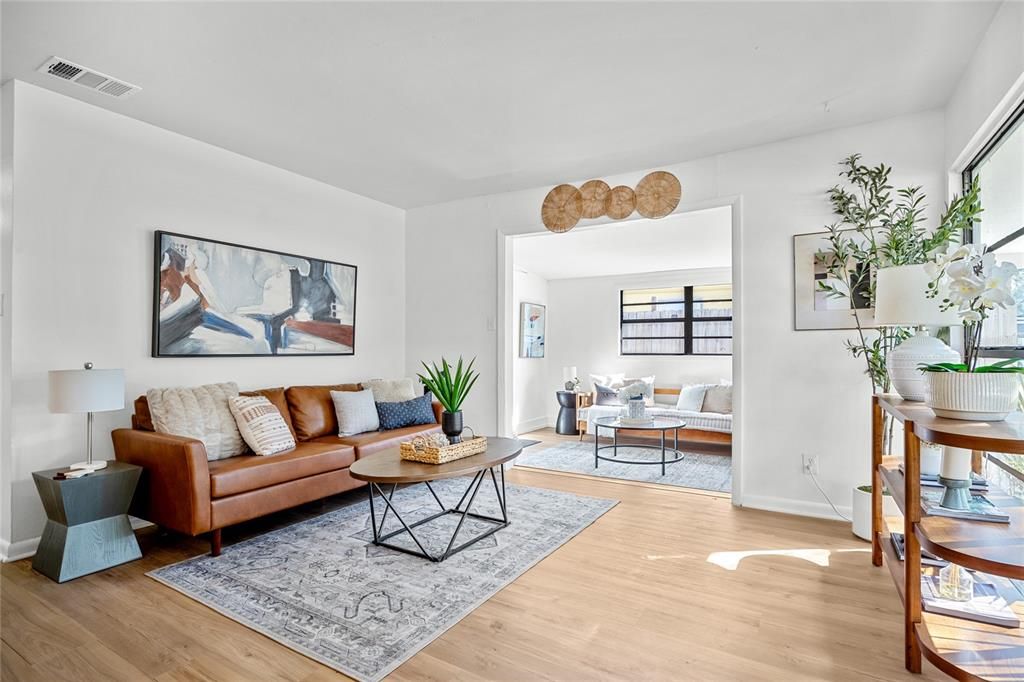 En Venta: $349,900 (3 camas, 1 baños, 1004 Pies cuadrados)