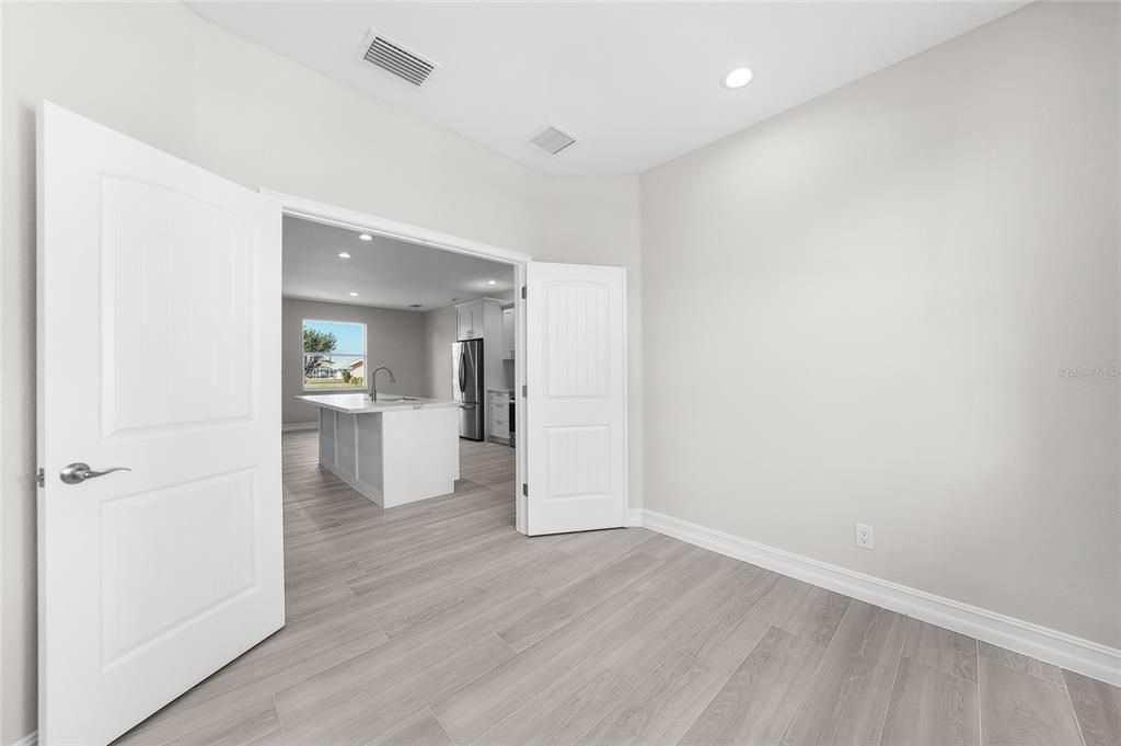 For Sale: $399,000 (3 beds, 2 baths, 1863 Square Feet)