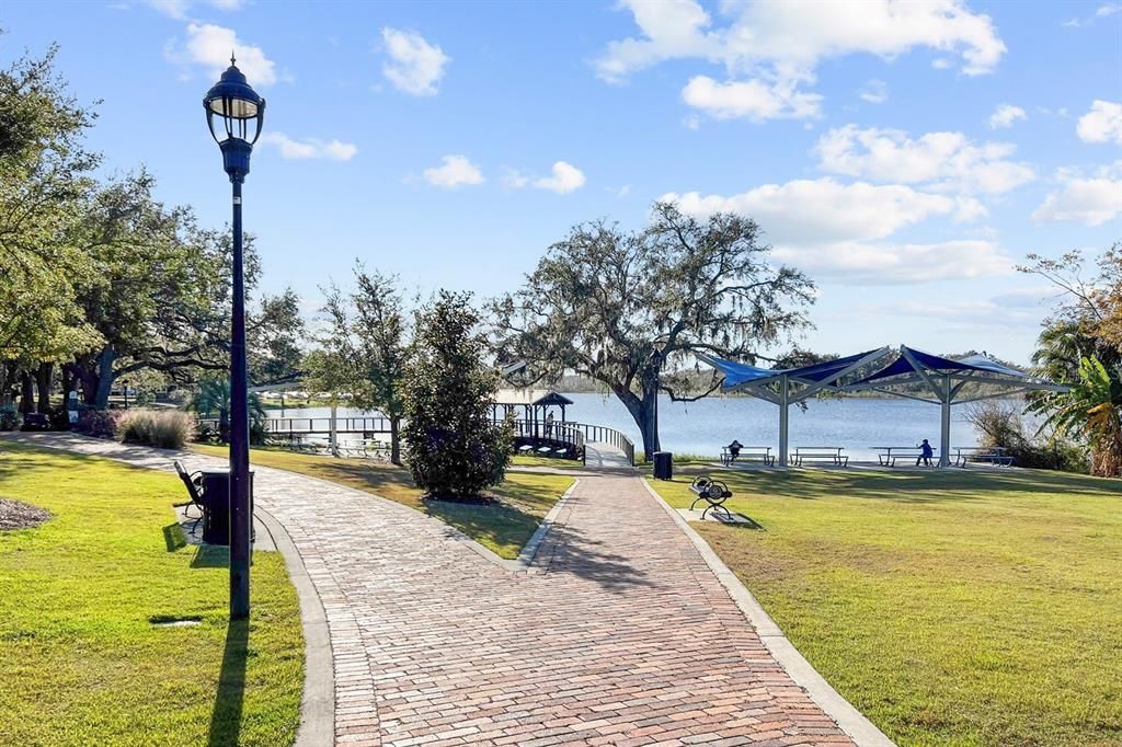 For Sale: $350,000 (4 beds, 2 baths, 1707 Square Feet)