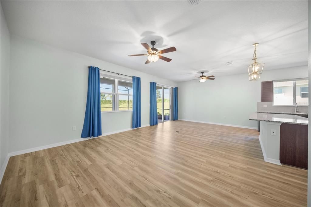 For Sale: $350,000 (4 beds, 2 baths, 1707 Square Feet)