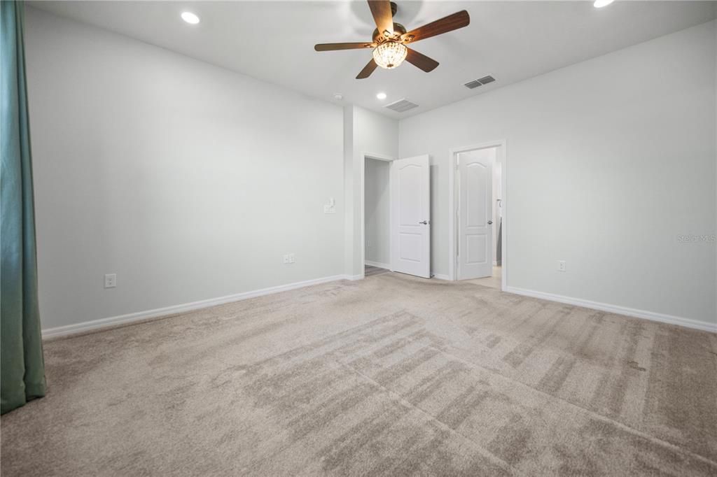 For Sale: $350,000 (4 beds, 2 baths, 1707 Square Feet)