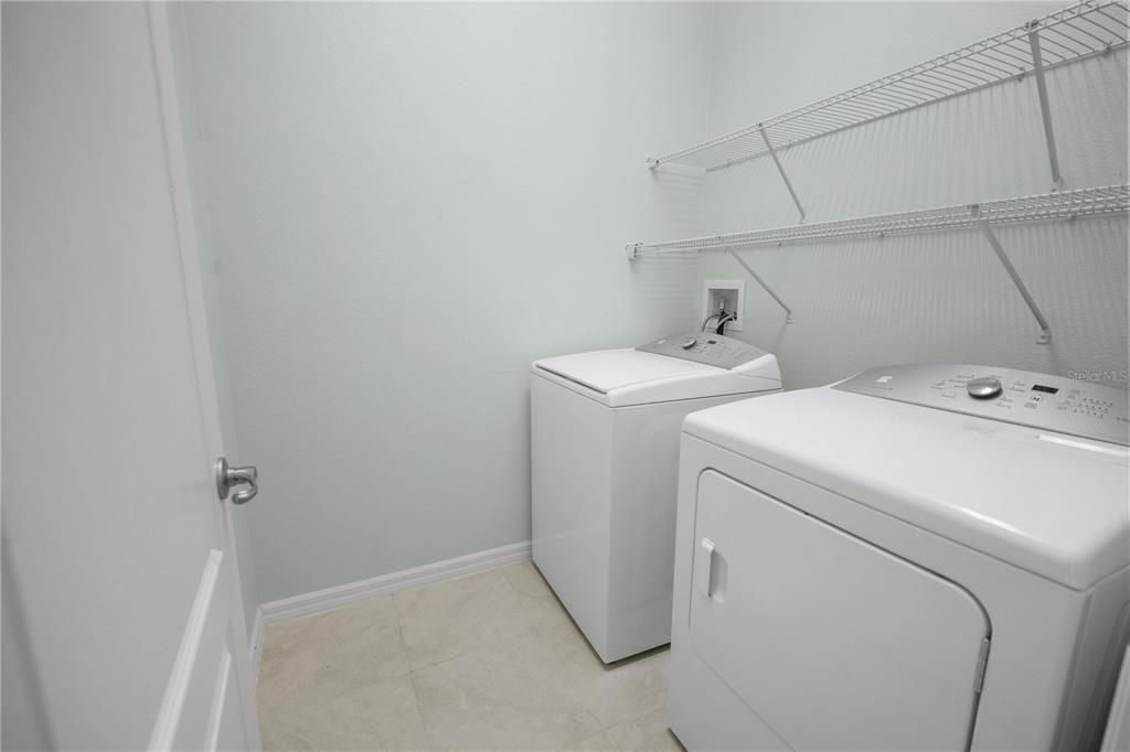 For Sale: $350,000 (4 beds, 2 baths, 1707 Square Feet)