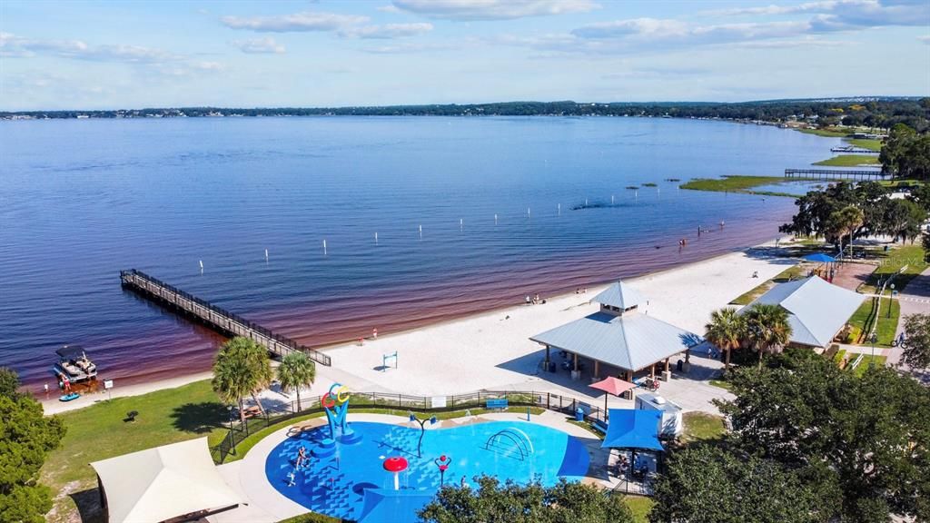 For Sale: $350,000 (4 beds, 2 baths, 1707 Square Feet)