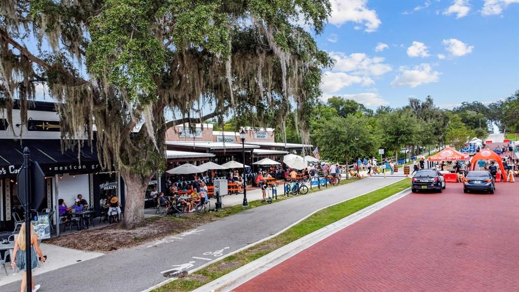 For Sale: $350,000 (4 beds, 2 baths, 1707 Square Feet)