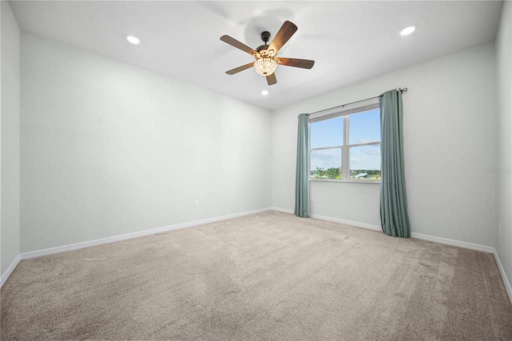 For Sale: $350,000 (4 beds, 2 baths, 1707 Square Feet)