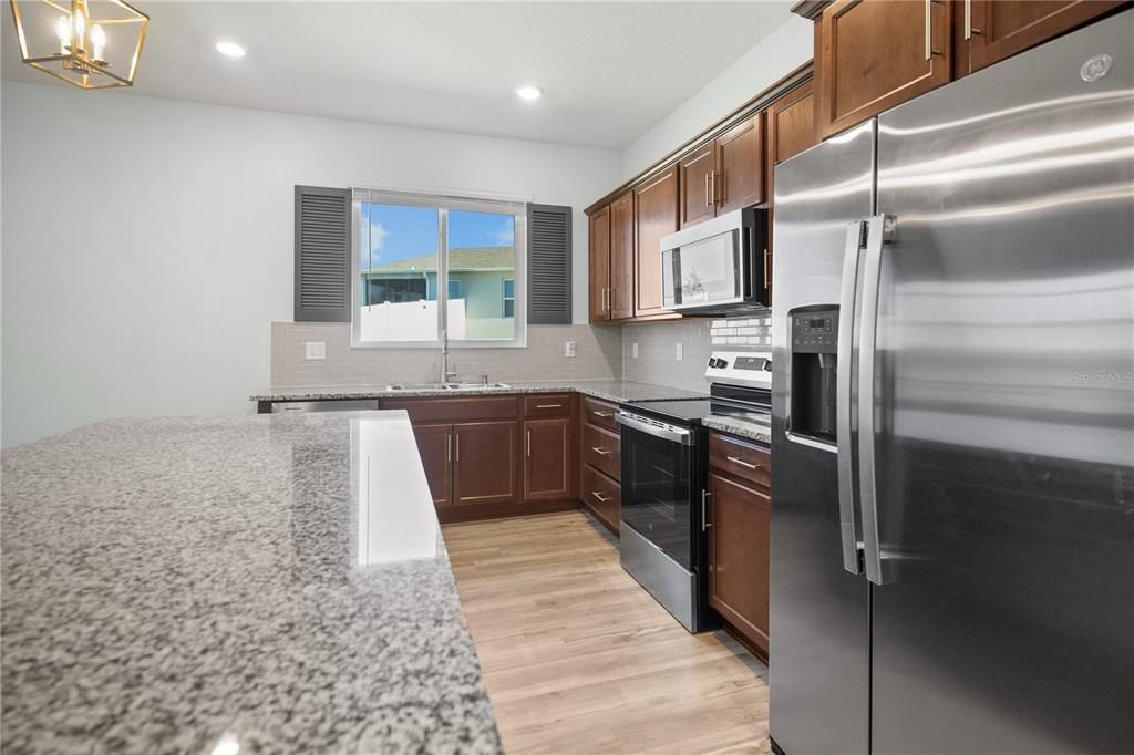 For Sale: $350,000 (4 beds, 2 baths, 1707 Square Feet)