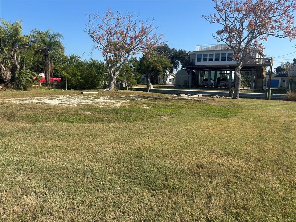 待售: $235,000 (0.17 acres)