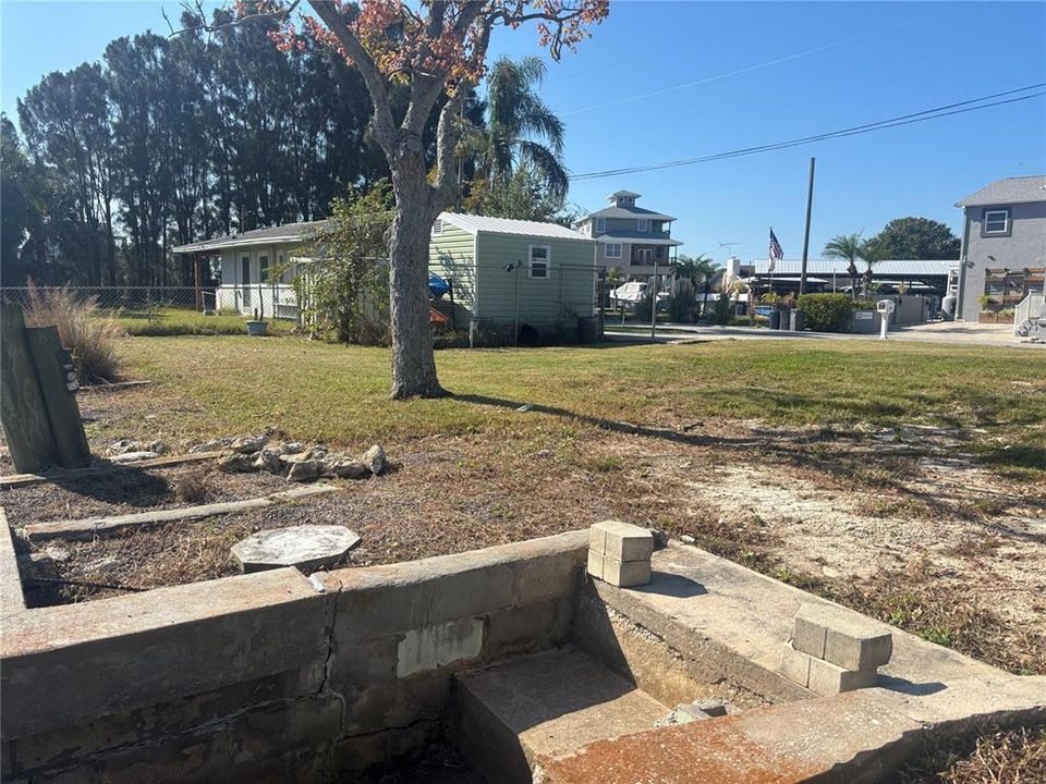 待售: $235,000 (0.17 acres)