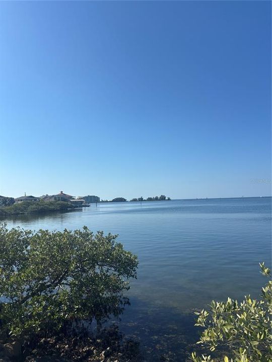 待售: $235,000 (0.17 acres)