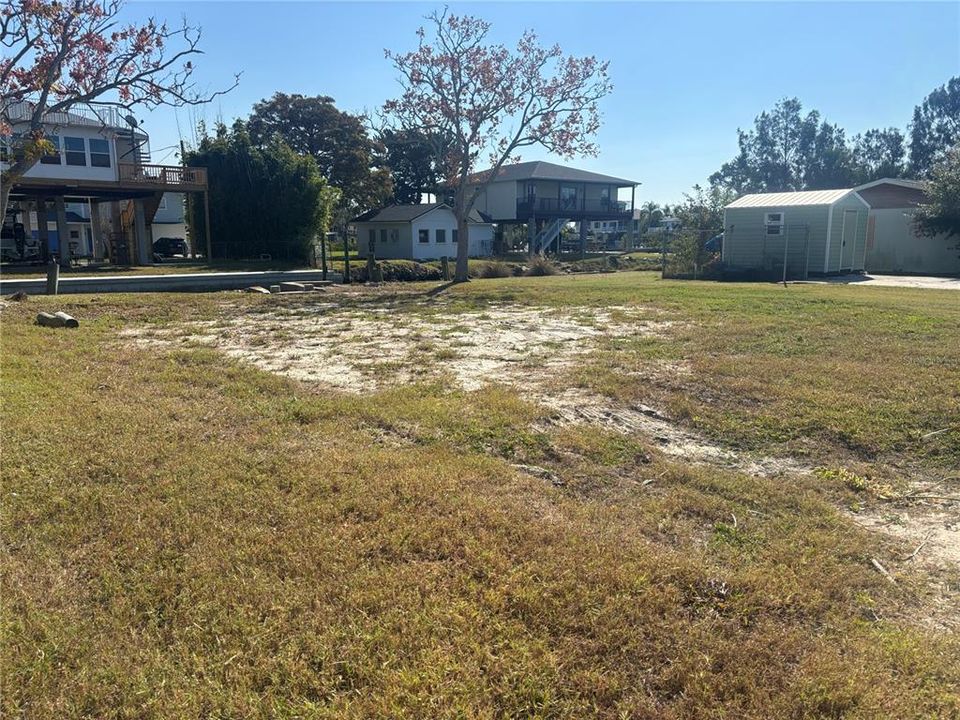 待售: $235,000 (0.17 acres)