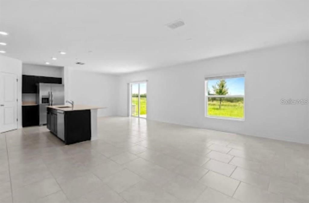 В аренду: $1,990 (4 спален, 2 ванн, 1933 Квадратных фут)