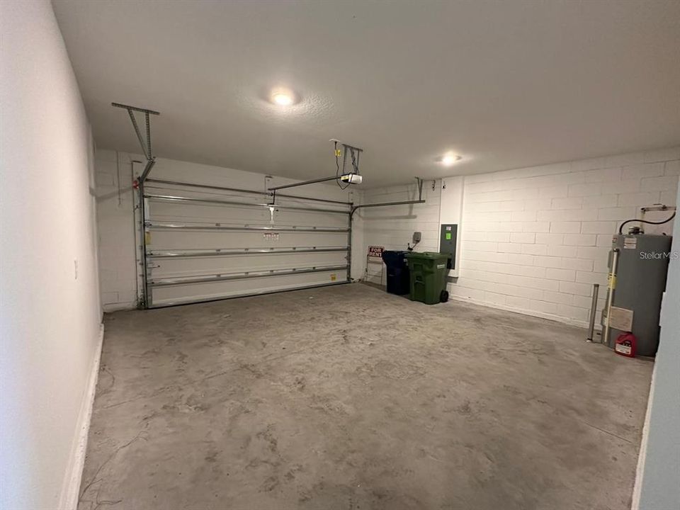 В аренду: $1,990 (4 спален, 2 ванн, 1933 Квадратных фут)