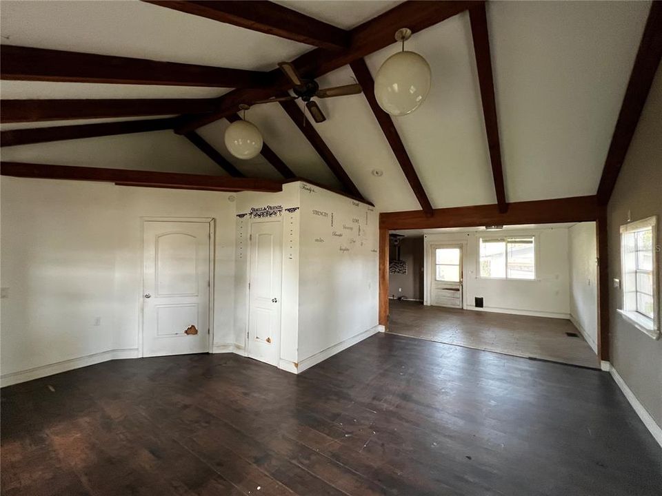 En Venta: $149,850 (3 camas, 3 baños, 1198 Pies cuadrados)